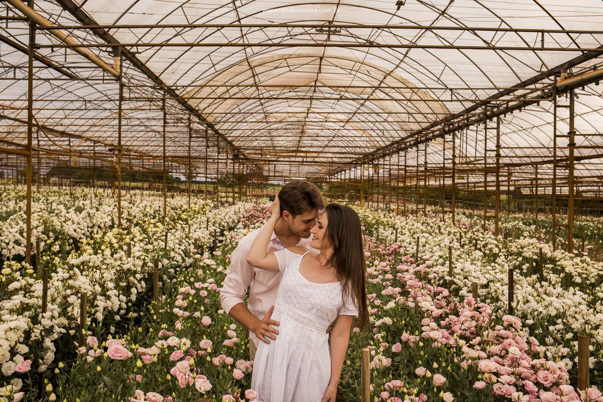 Campos De Flores Para Fotos De Casal Noivas Do Rio De Janeiro